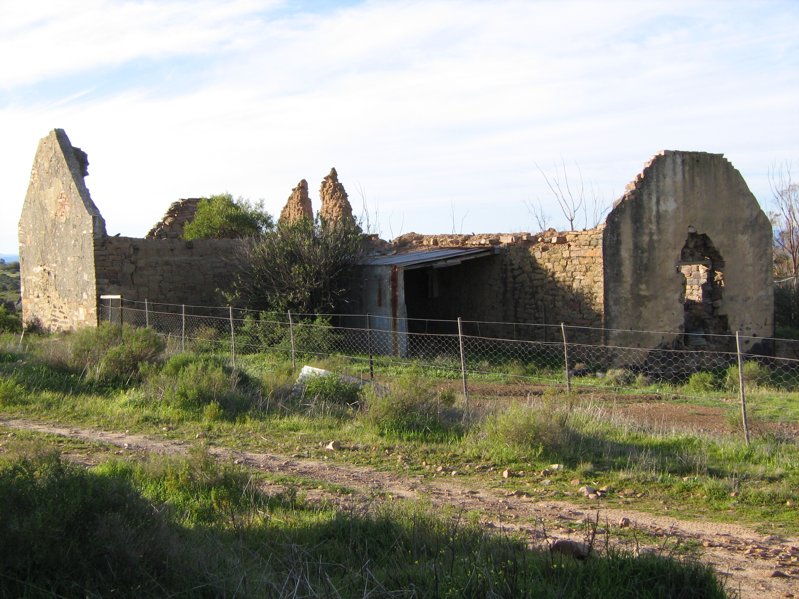 Ruins at 'Ou plaas'